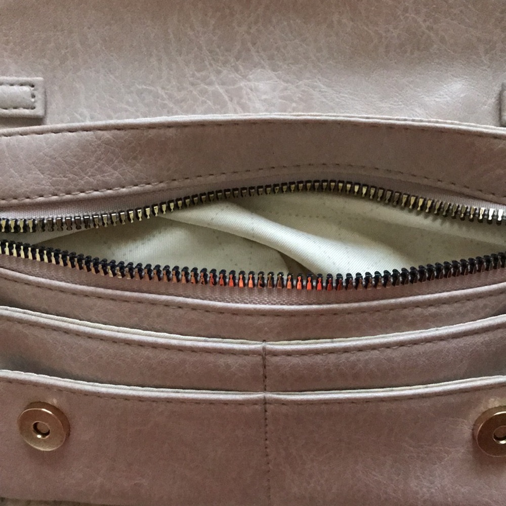 Crossbody clutch handbag by Kensie. Gold Chain for added detail. - Picture 9 of 16